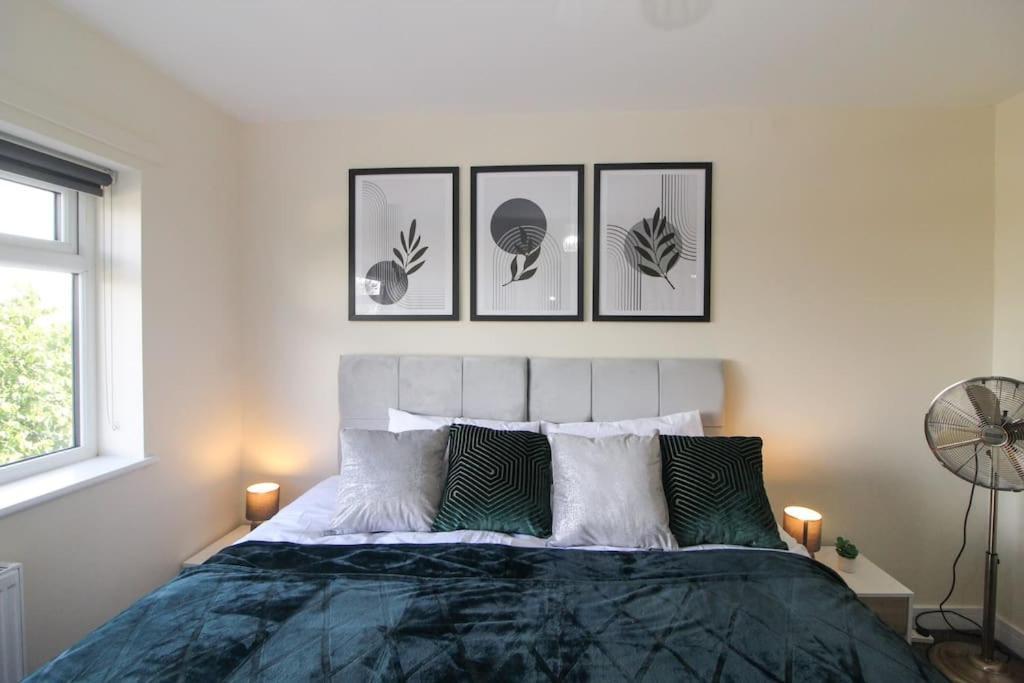 Modern 3 Bed, Contractors Welcome, Bradford Екстер'єр фото